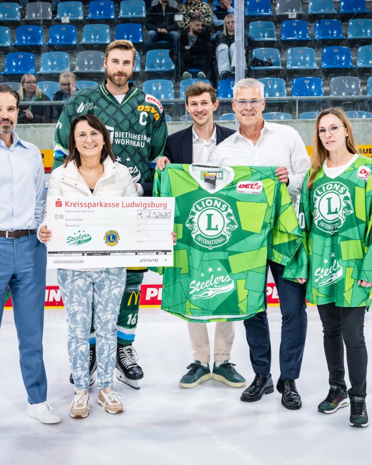 Scheckübergabe an Lions-Club