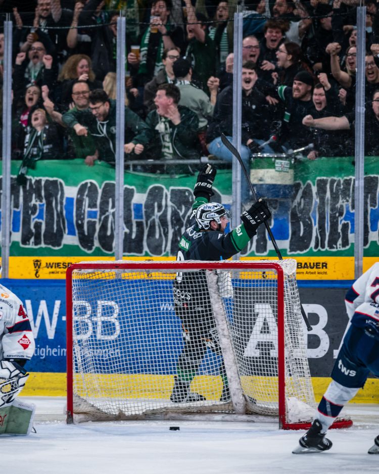 Im ausverkauften Hexenkessel zum Ausgleich!