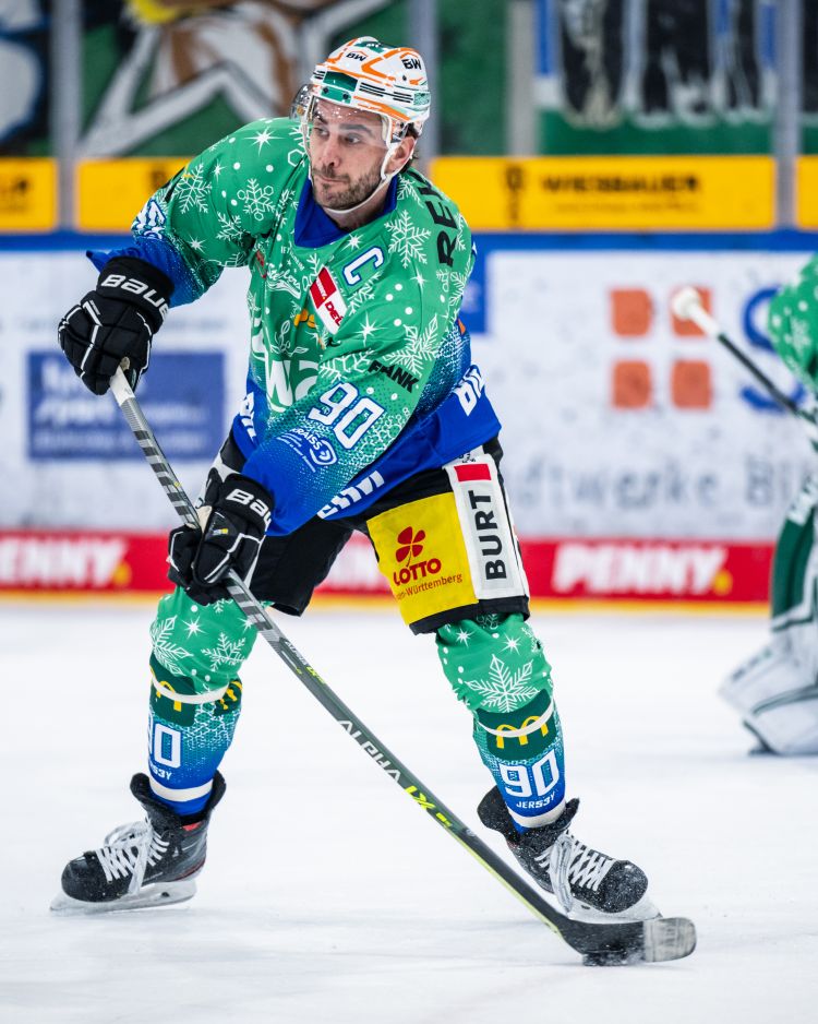 Aktuelle Gebote der Weihnachts-Trikots