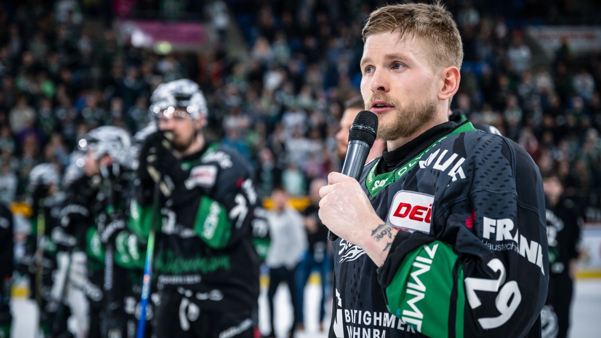 Under Review: Wie Phönix aus der Asche