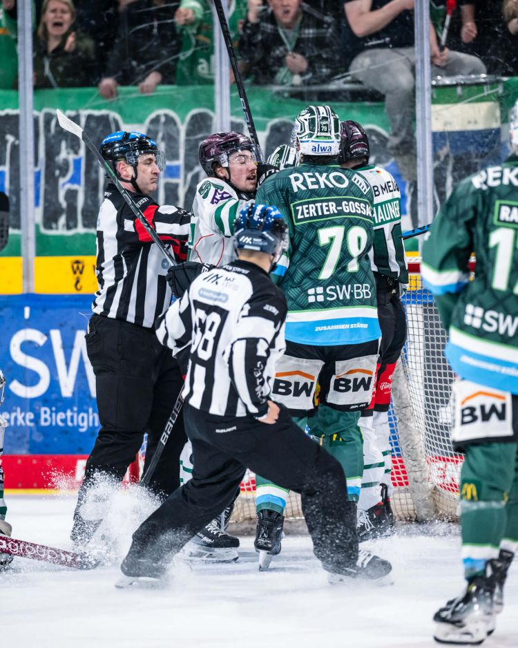4:0-Sieg gegen die Starbulls – Steelers halten die Serie am Leben