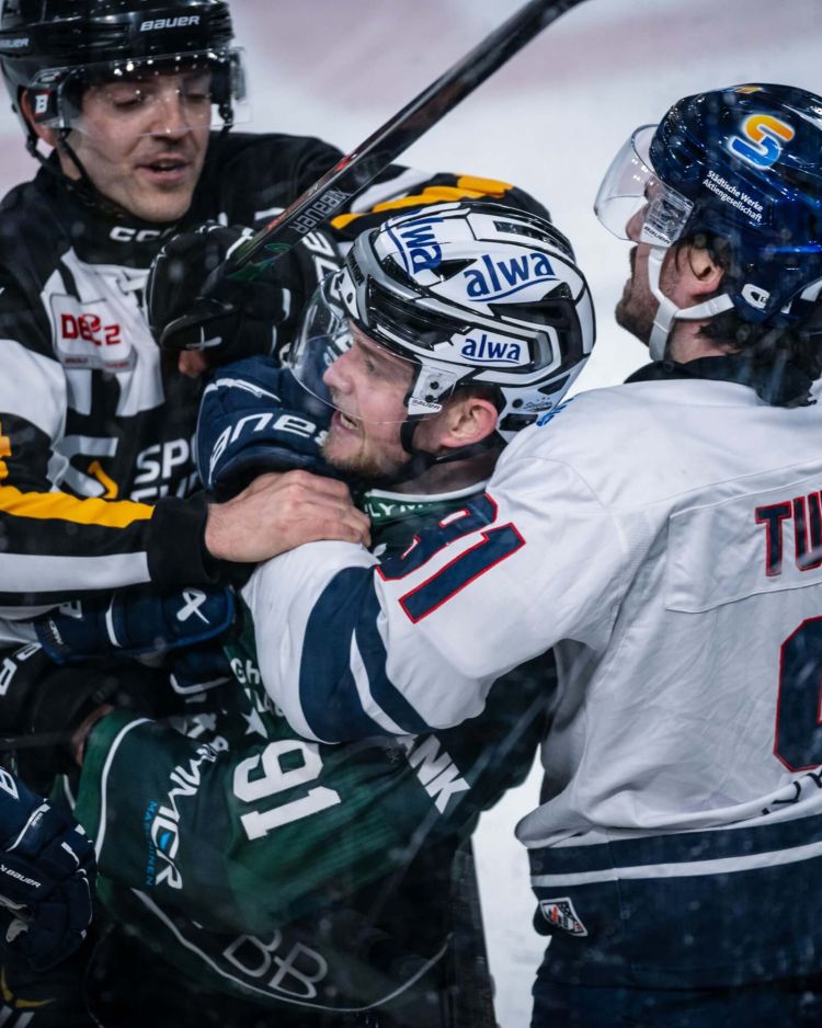 Bittere Heimniederlage vor ausverkauftem Haus