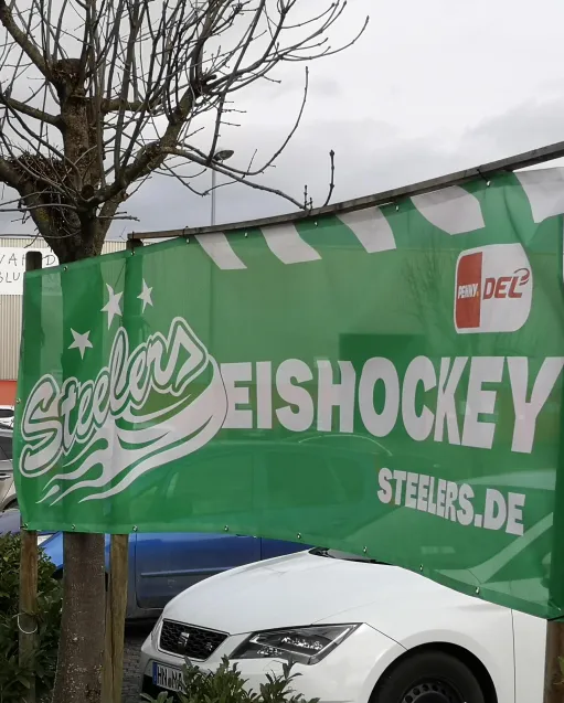 Weiteres Steelers-Banner hängt