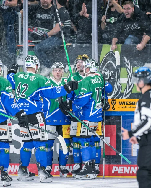 Heimsieg zum Jubiläum – Steelers gewinnen mit 4:3 n.V. gegen Rosenheim