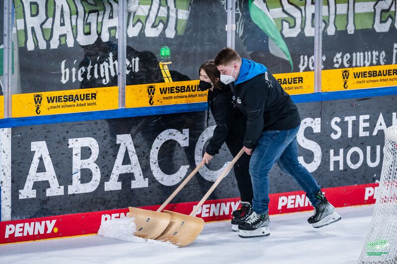 Off/On-Ice-Team bei den Heimspielen